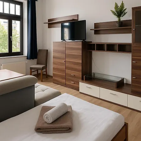 Апартаменты Angebot - Grosse - Max 6 Personen - Wifi - Waschmaschine - Badewanne - 2 Parkplaetze - Zentrale Lage - Grosse Kueche Хемниц