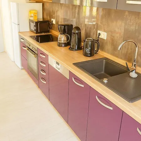 Angebot - Grosse - Max 6 Personen - Wifi - Waschmaschine - Badewanne - 2 Parkplaetze - Zentrale Lage - Grosse Kueche Chemnitz