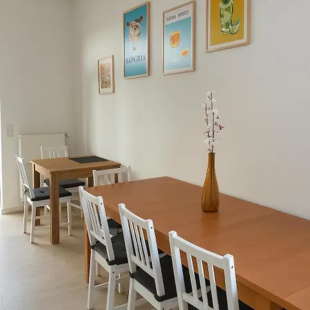 Angebot - Grosse - Max 6 Personen - Wifi - Waschmaschine - Badewanne - 2 Parkplaetze - Zentrale Lage - Grosse Kueche Apartamento *