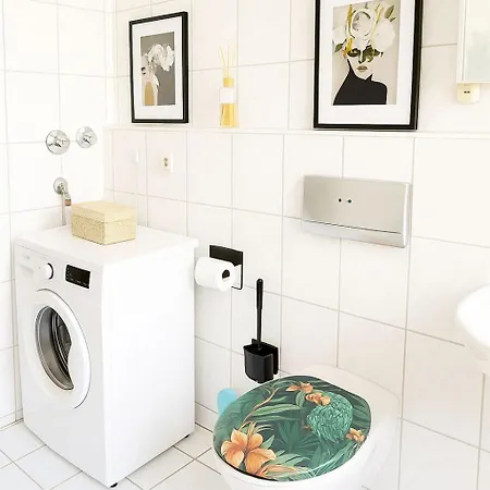 Angebot - Grosse - Max 6 Personen - Wifi - Waschmaschine - Badewanne - 2 Parkplaetze - Zentrale Lage - Grosse Kueche Apartamento