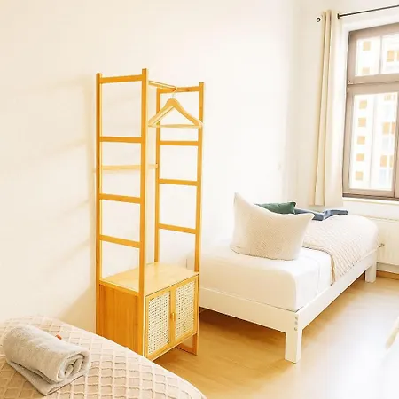 Angebot - Grosse - Max 6 Personen - Wifi - Waschmaschine - Badewanne - 2 Parkplaetze - Zentrale Lage - Grosse Kueche Apartamento Chemnitz