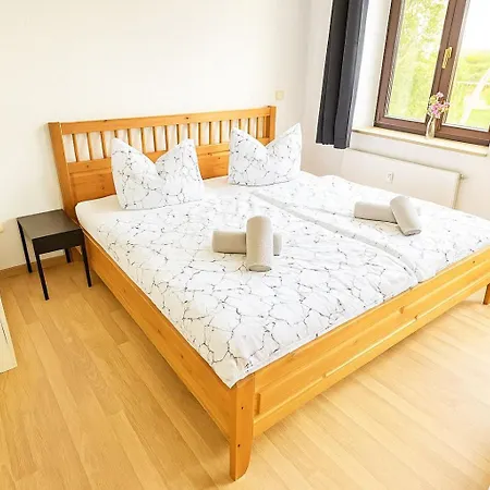 Angebot - Grosse - Max 6 Personen - Wifi - Waschmaschine - Badewanne - 2 Parkplaetze - Zentrale Lage - Grosse Kueche Apartamento