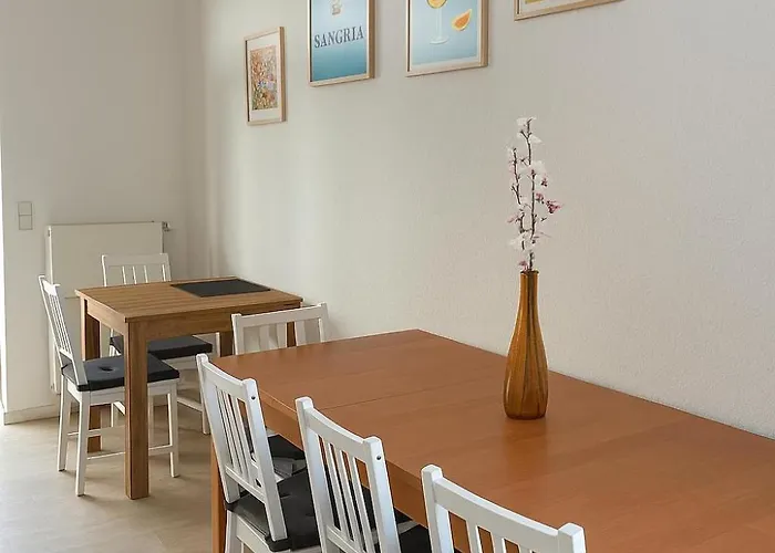 Angebot - Grosse - Max 6 Personen - Wifi - Waschmaschine - Badewanne - 2 Parkplaetze - Zentrale Lage - Grosse Kueche 公寓 *