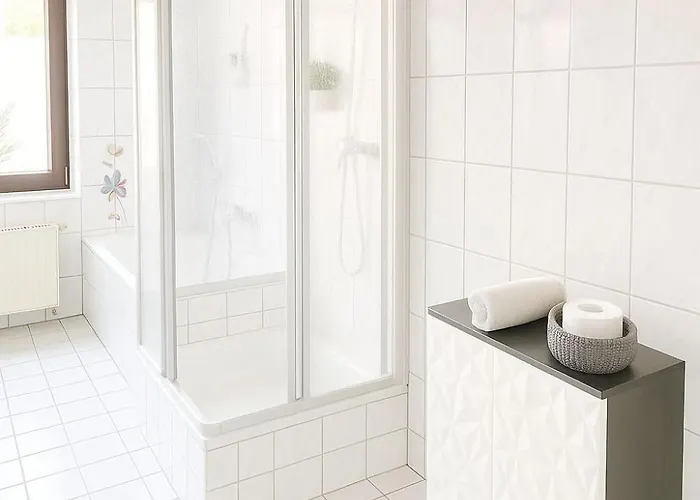 公寓 Angebot - Grosse - Max 6 Personen - Wifi - Waschmaschine - Badewanne - 2 Parkplaetze - Zentrale Lage - Grosse Kueche 开姆尼茨